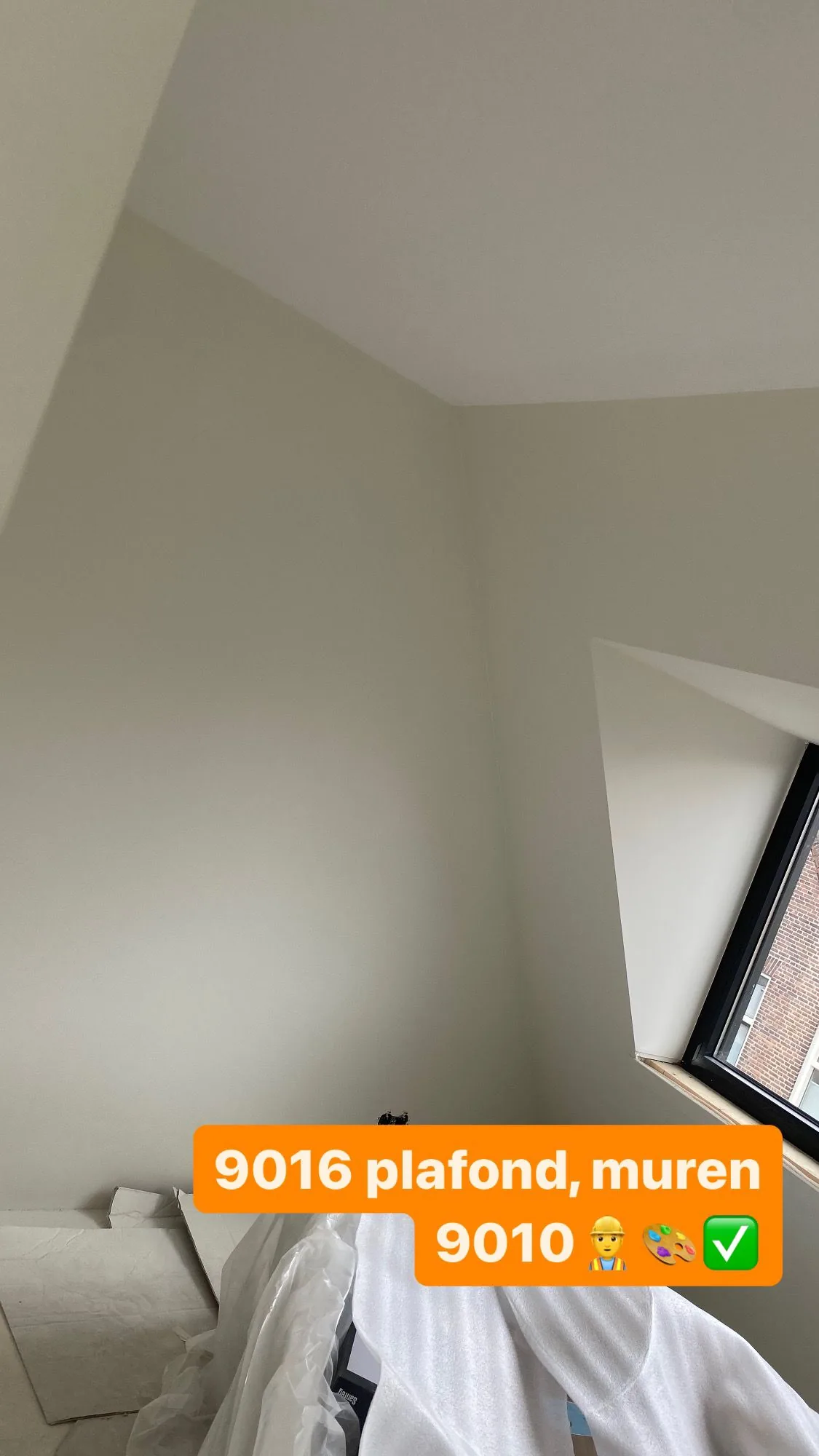 Egaal gespoten plafond, project van DOEE